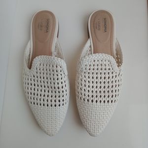 Woman's Sonoma Flats Slip On, size 6.5